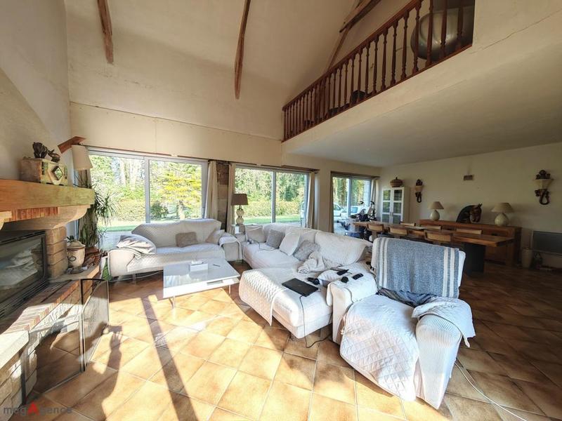 Maison - 200 m² - 6 pièces