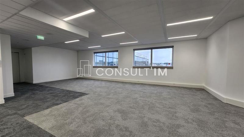 Bureau - 549 m²
