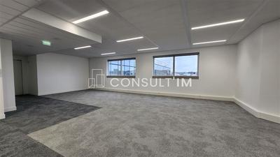 Bureau - 549 m²