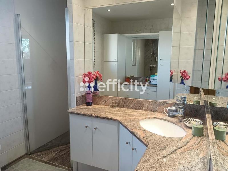 Villa - 203 m² - 7 pièces