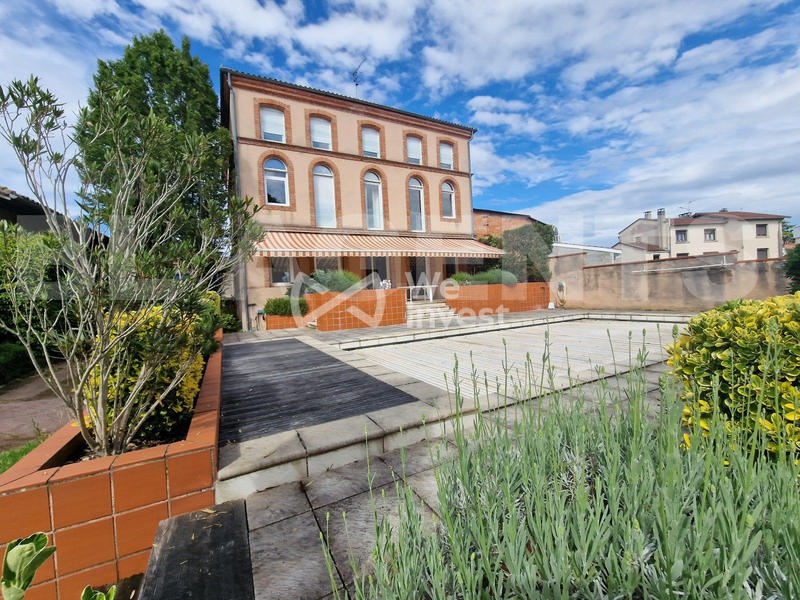 Maison - 380 m² - 9 pièces