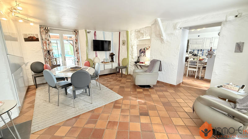 Maison - 210 m² - 7 pièces