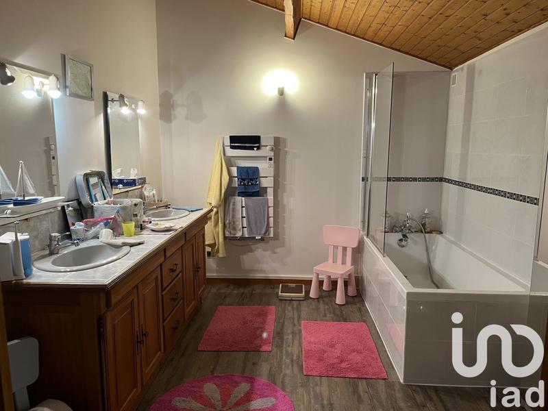 Maison - 195 m² - 7 pièces