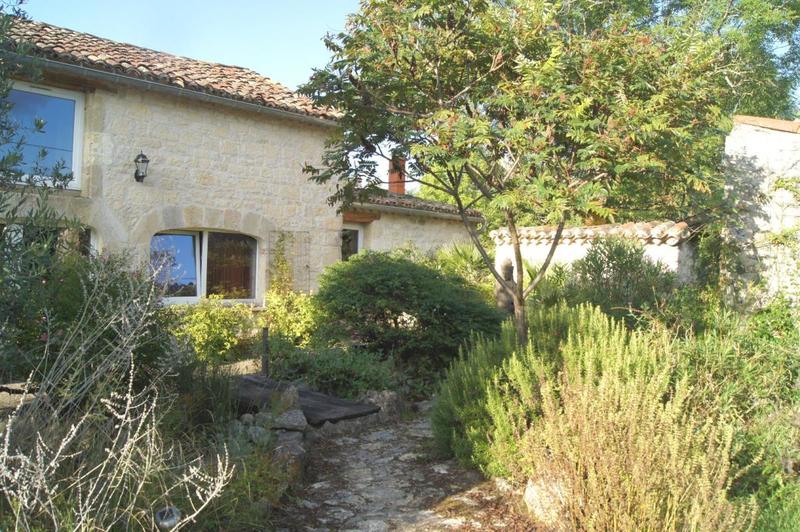 Maison en pierre - 423 m² - 19 pièces