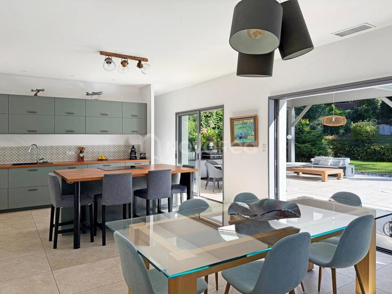 Maison - 190 m² - 6 pièces