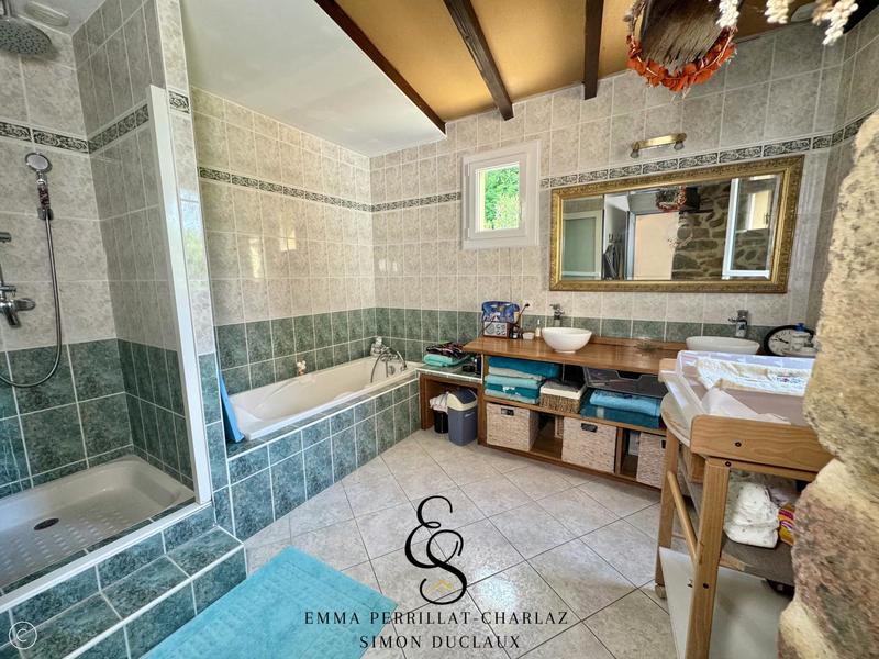 Maison - 400 m² - 16 pièces