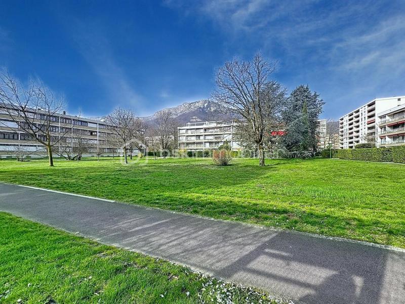 Appartement - 128 m² - 5 pièces