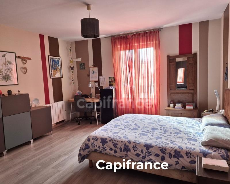 Appartement - 202 m² - 8 pièces