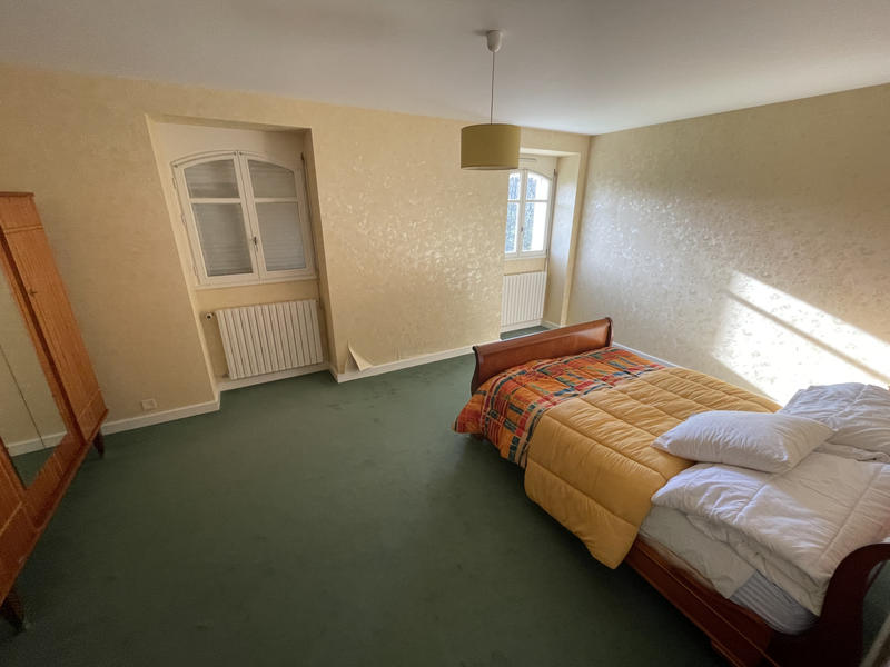 Maison - 300 m² - 12 pièces