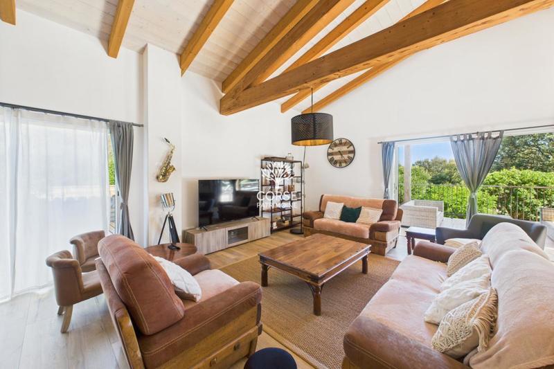 Villa - 325 m² - 11 pièces