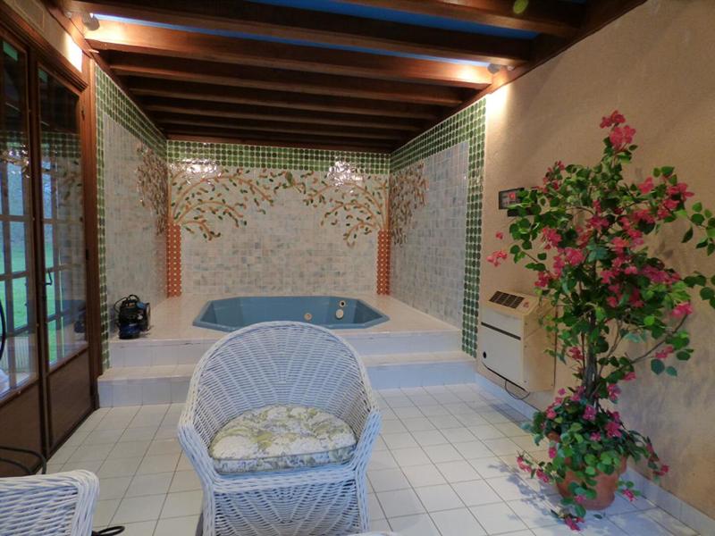 Propriété - 328 m² - 10 pièces