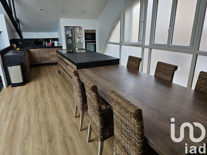 Loft - 131 m² - 5 pièces