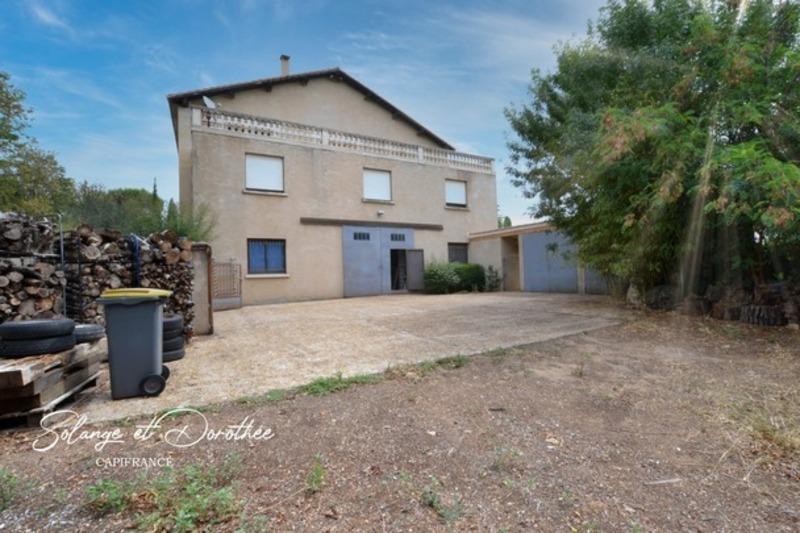 Maison - 325 m² - 8 pièces