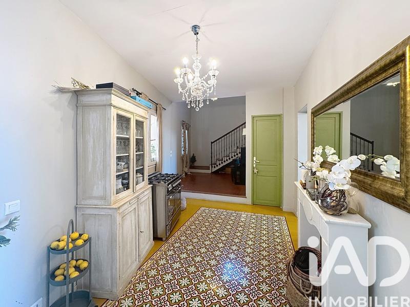 Maison - 220 m² - 5 pièces