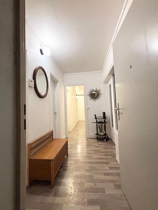 Appartement - 90 m² - 5 pièces