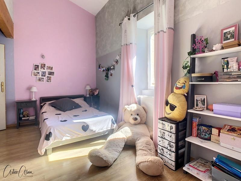 Maison - 463 m² - 9 pièces