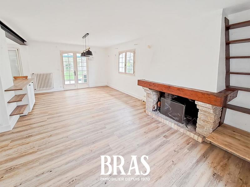 Maison - 141 m² - 8 pièces