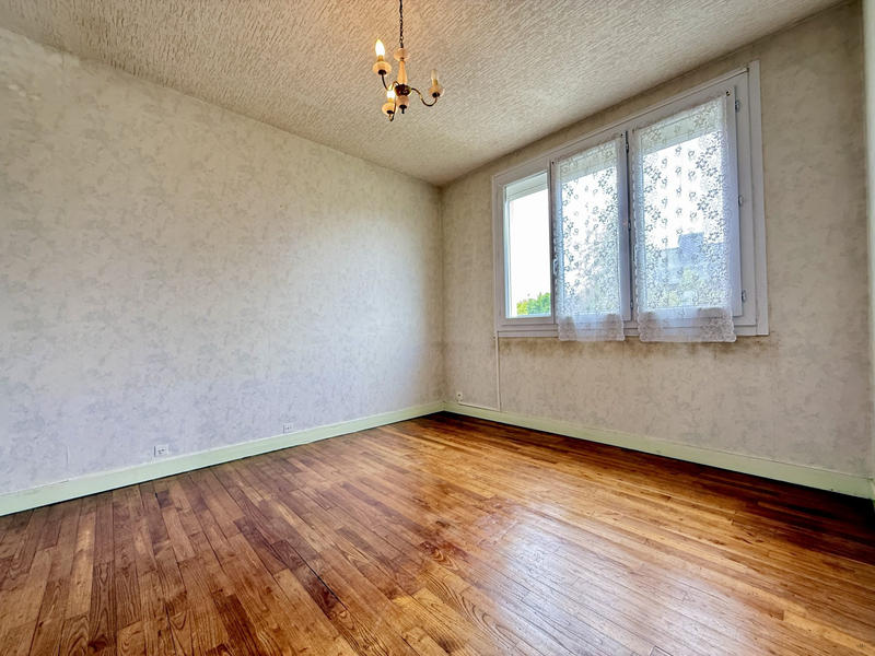 Maison traditionnelle - 121 m² - 7 pièces