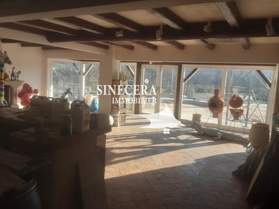 Maison - 450 m² - 20 pièces