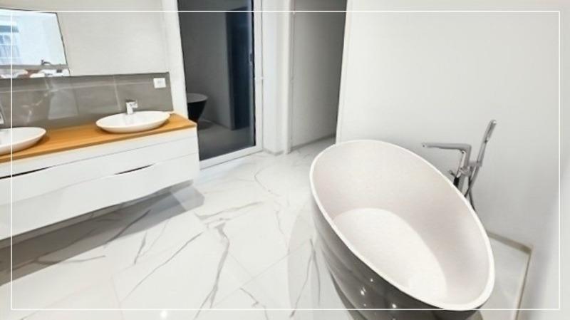 Villa - 264 m² - 8 pièces