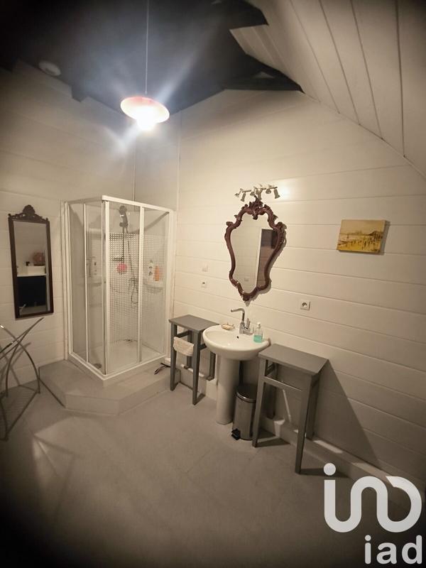 Maison - 230 m² - 8 pièces