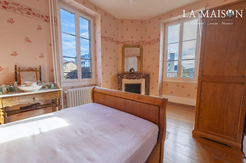 Villa - 206 m² - 6 pièces