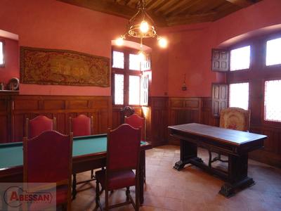 Maison - 375 m² - 15 pièces