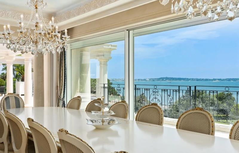 Villa - 1 000 m² - 18 pièces