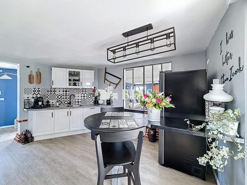 Maison - 170 m² - 7 pièces