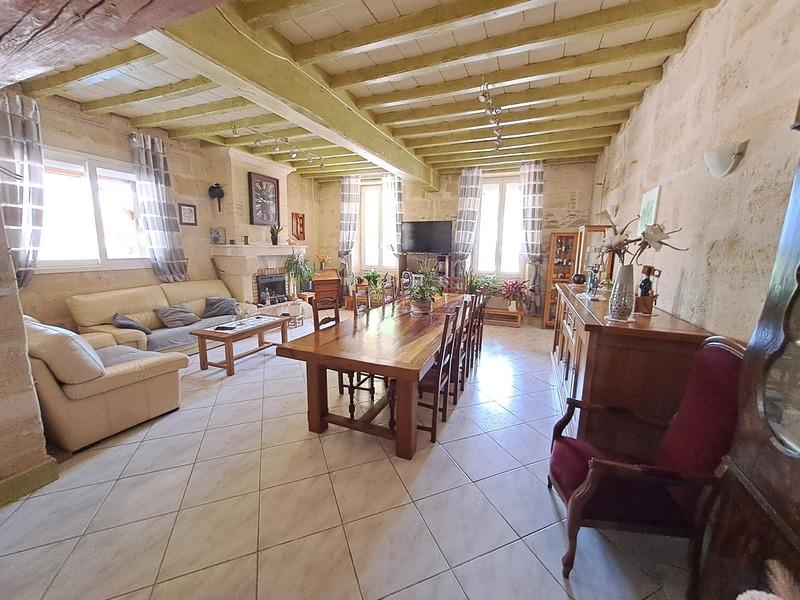 Propriété - 323 m² - 12 pièces