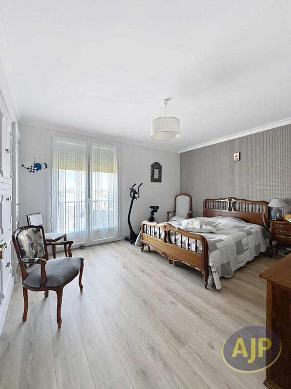 Appartement - 103 m² - 5 pièces