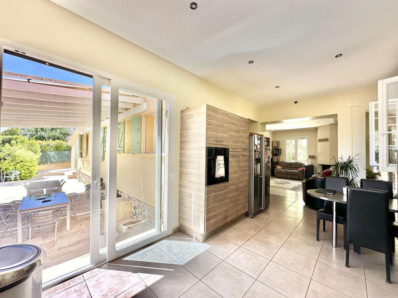 Villa - 140 m² - 6 pièces