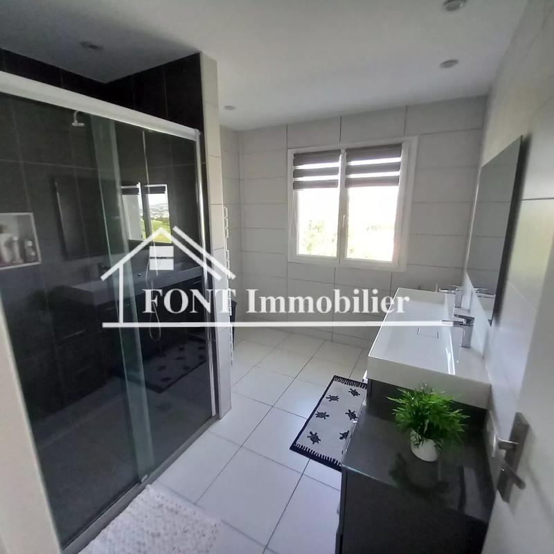 Maison - 338 m² - 8 pièces