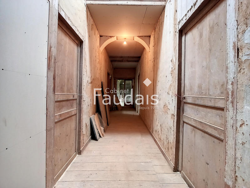 Propriété - 426 m² - 10 pièces