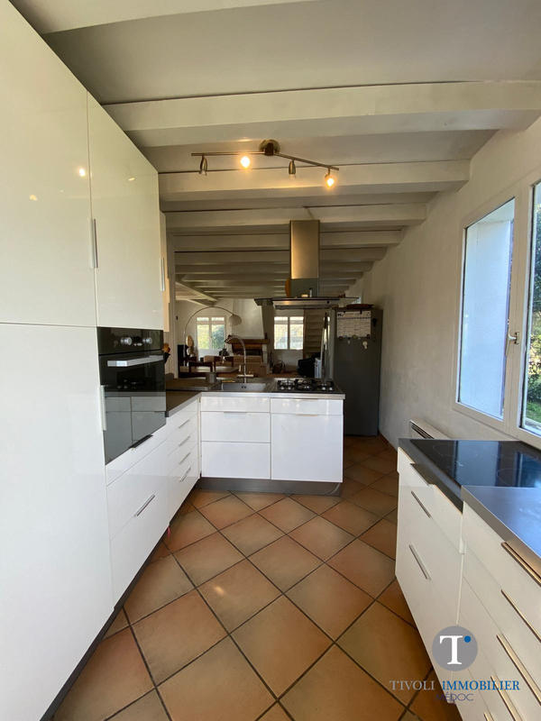 Maison traditionnelle - 140 m² - 6 pièces