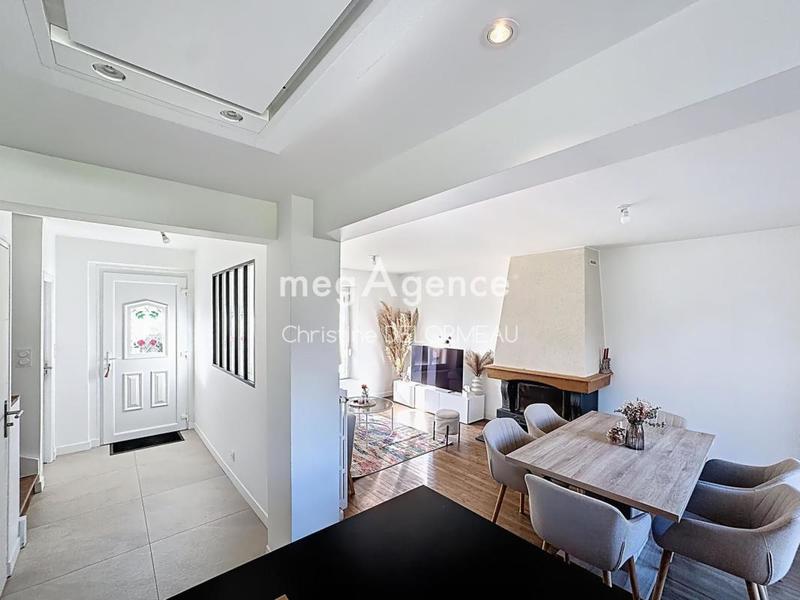 Maison - 94 m² - 5 pièces