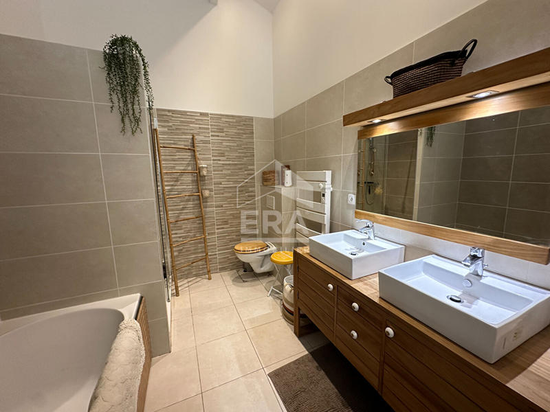 Maison - 190 m² - 6 pièces