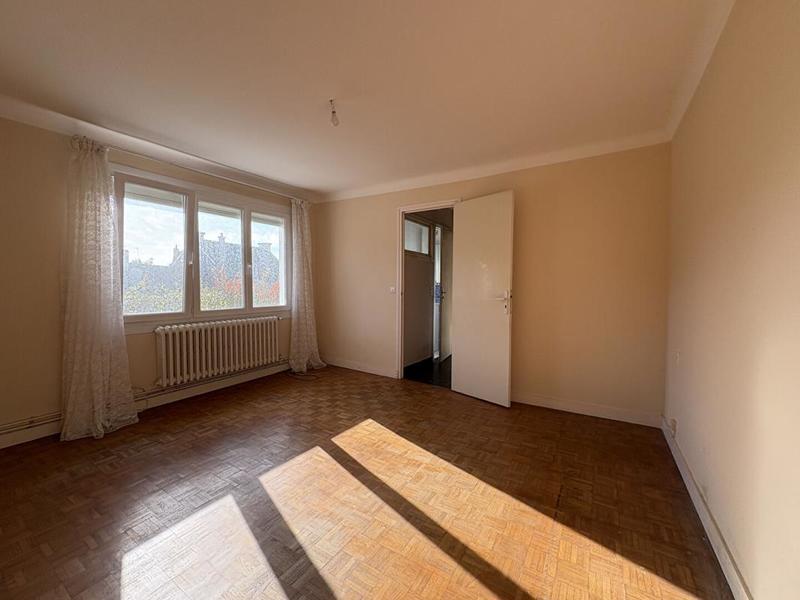 Maison - 111 m² - 6 pièces
