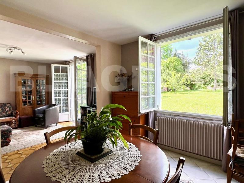 Pavillon - 150 m² - 7 pièces