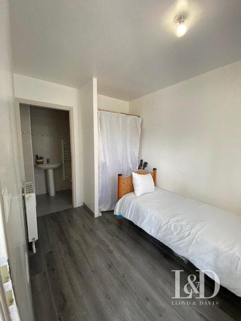 Maison traditionnelle - 132 m² - 7 pièces