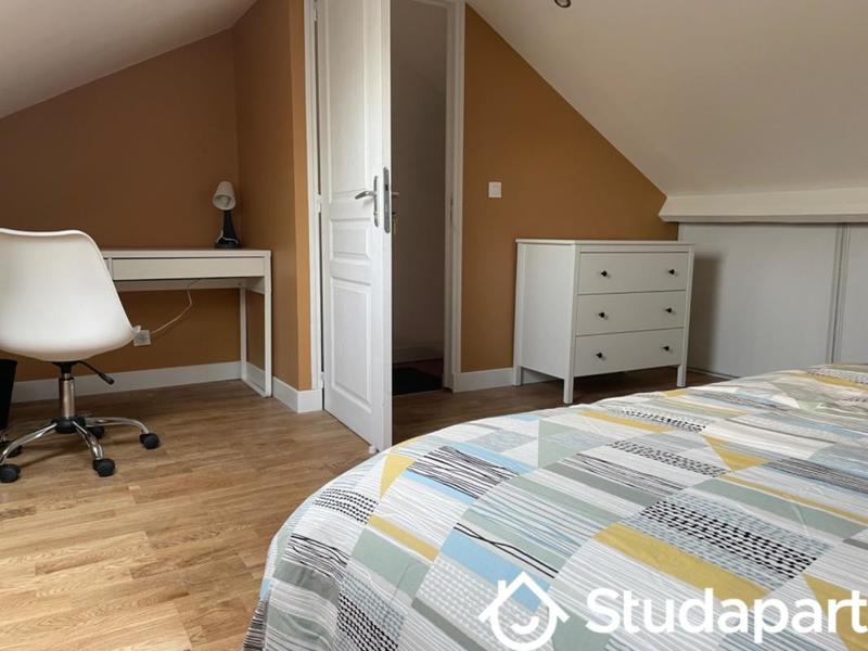 Chambre - 13 m² - 1 pièce