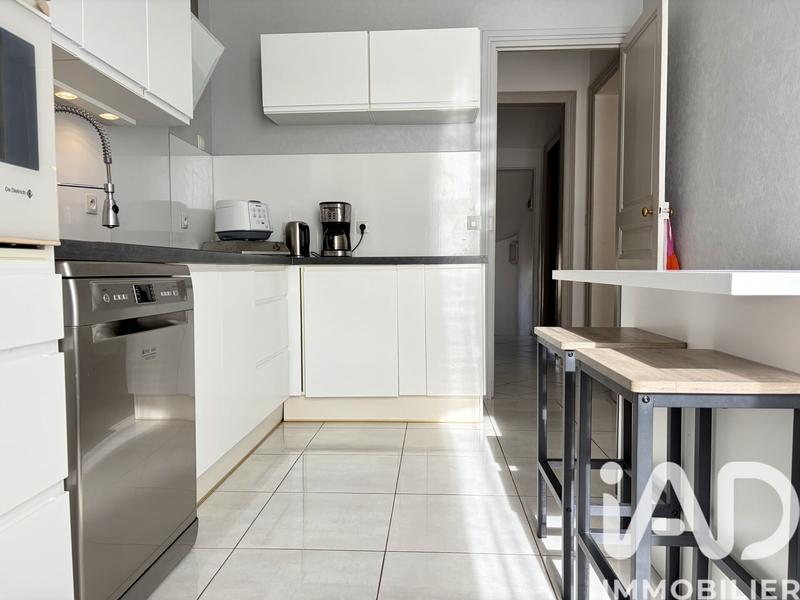 Maison - 311 m² - 9 pièces