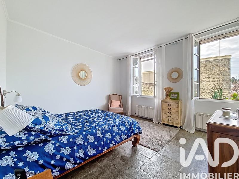 Maison de village - 300 m² - 8 pièces