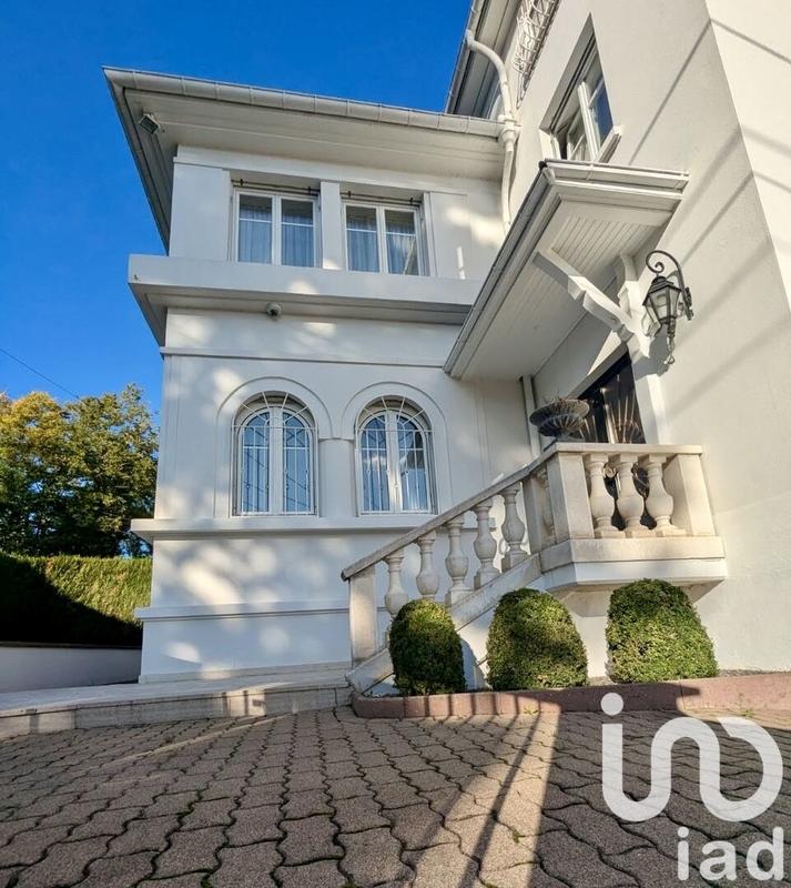 Maison - 380 m² - 11 pièces