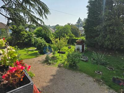 Maison - 207 m² - 6 pièces