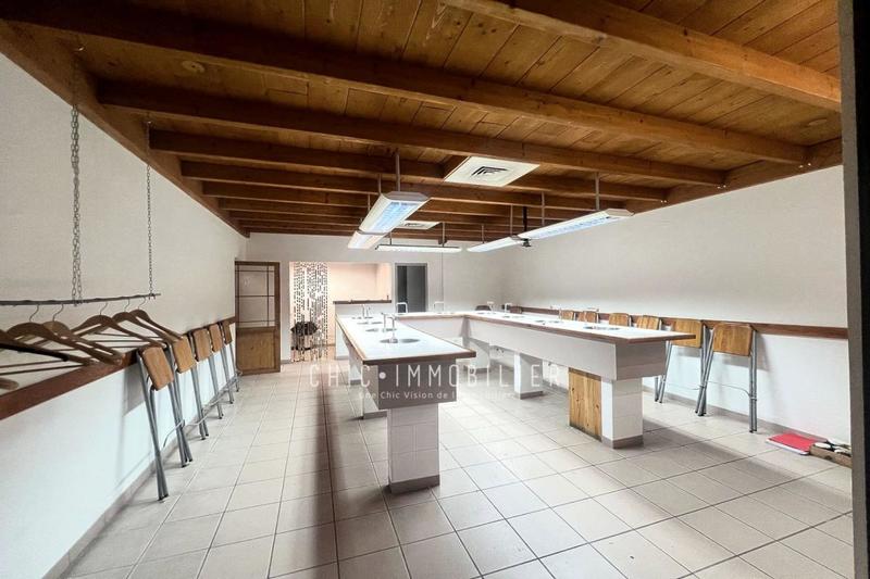 Local commercial - 197 m²