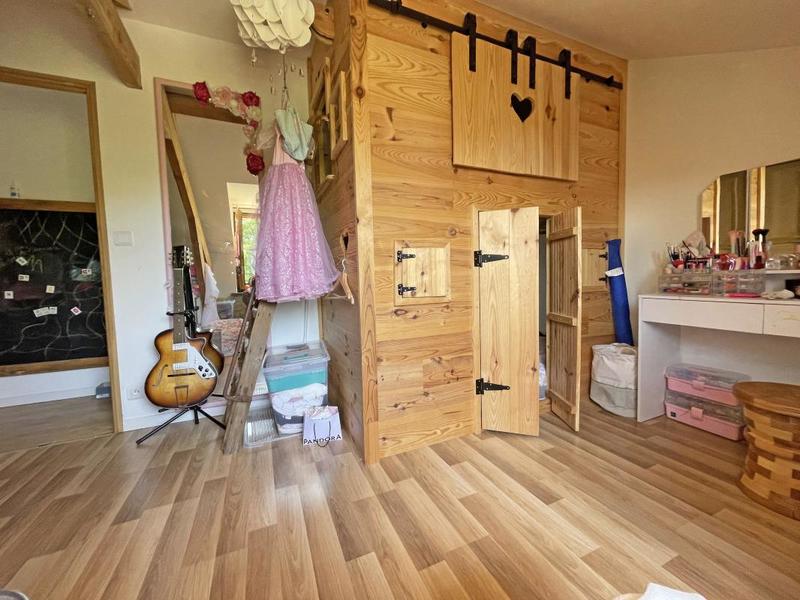 Maison - 250 m² - 7 pièces