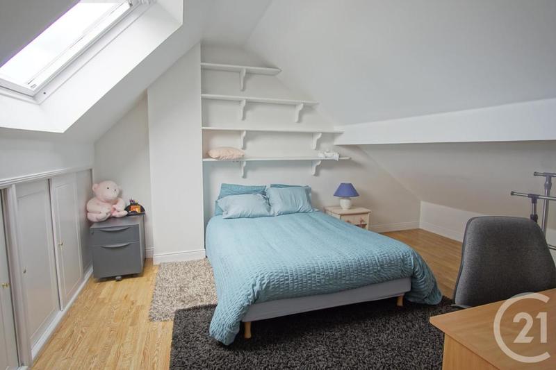 Pavillon - 137 m² - 7 pièces