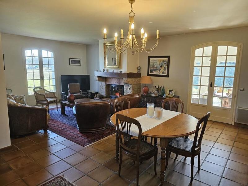 Villa - 240 m² - 8 pièces