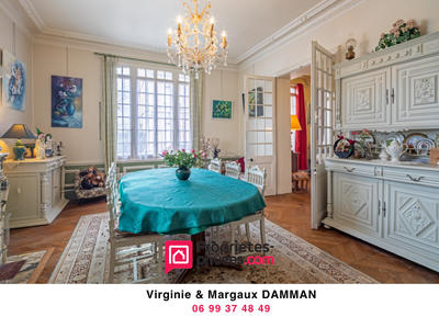 Maison - 326 m² - 15 pièces